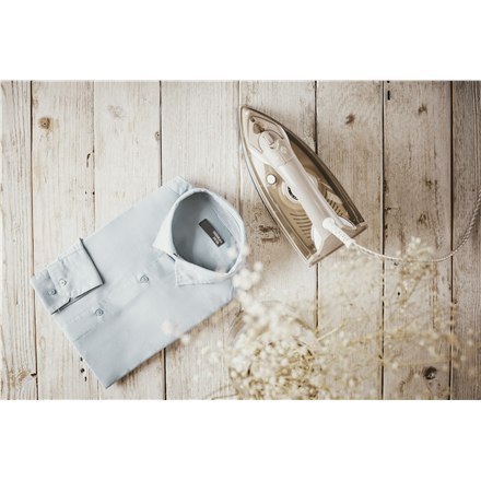 Camry CR 5018 Steam Iron, 3000 W, Water tank capacity 320 ml, Continuous steam 40 g/min, Brown/White Camry CR 5018 Steam Iron, 3000 W, Water tank capacity 320 ml, Continuous steam 40 g/min, Brown/White